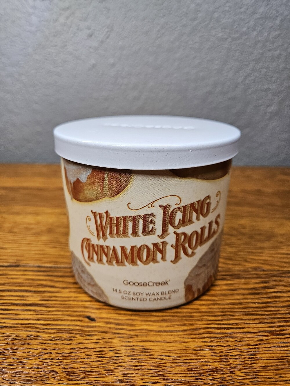Goose Creek White Icing Cinnamon Roll 3 Wick Candle